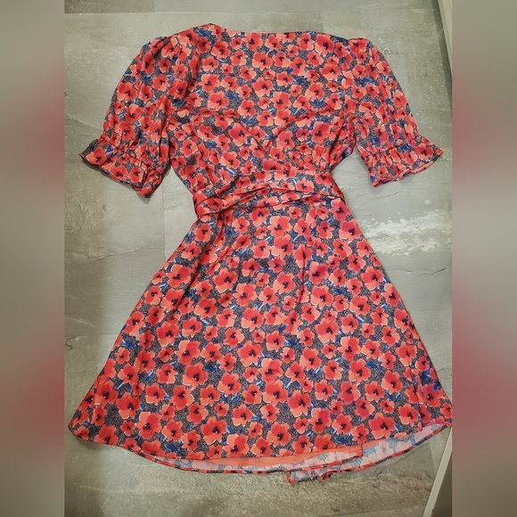 House Of Harlow 1960 Aja Mini Dress in Red Poppy Floral. Blue, White, Black. S. - Picture 14 of 14